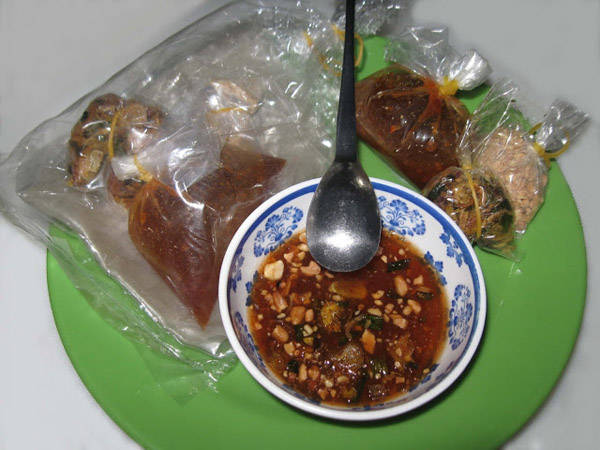 Bánh tráng me Tây Ninh.