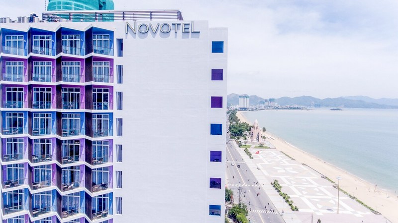 Không gian phòng ngủ hiện đại tại khách sạn Novotel Nha Trang