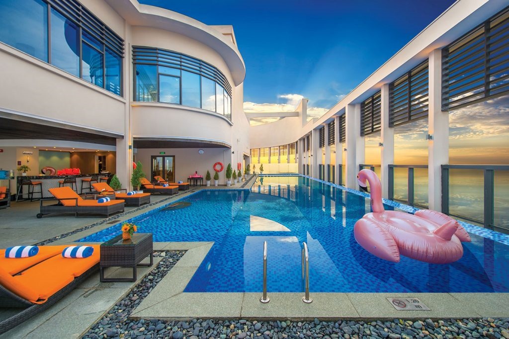 Bể bơi vô cực Altara Suites Đà Nẵng Bể bơi vô cực Altara Suites Đà Nẵng