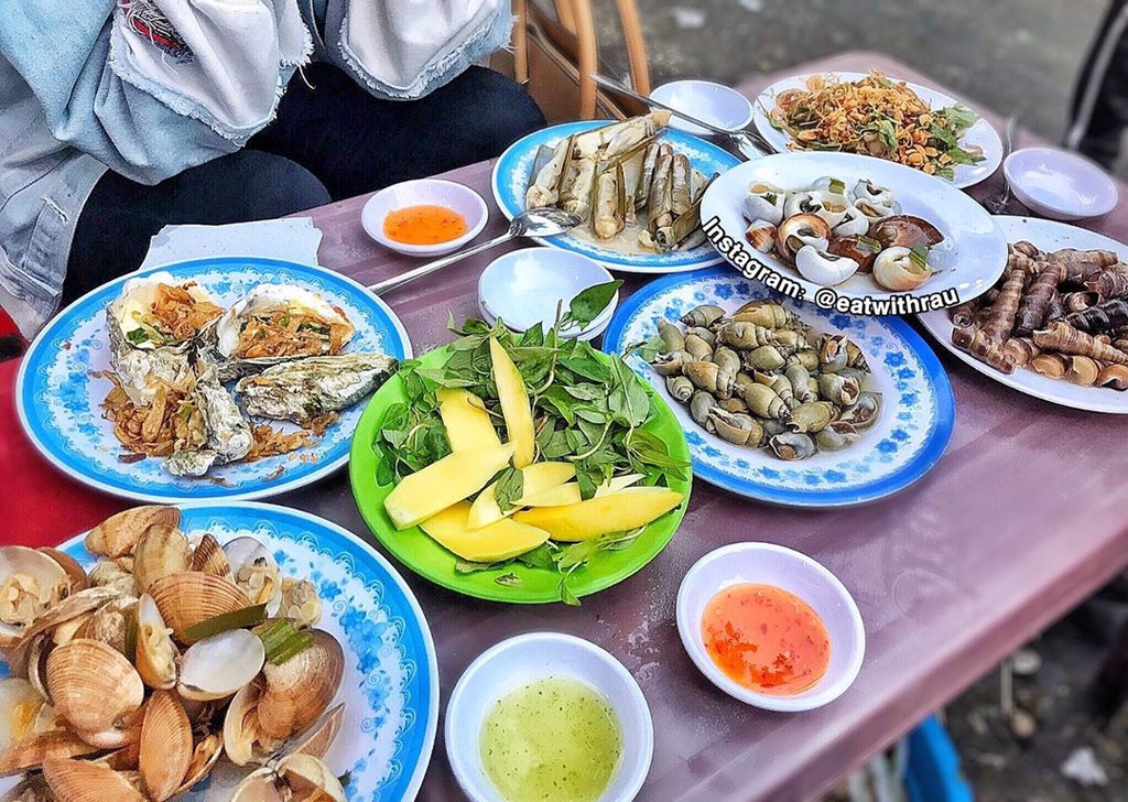 Quán ốc bà Bông trên đường Ngọc Hân Công Chúa Quy Nhơn