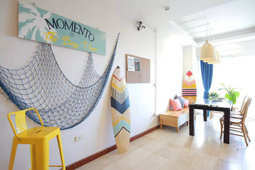 Homestay nằm giữa đảo Tuần Châu và công viên Sun World ở Hạ Long.