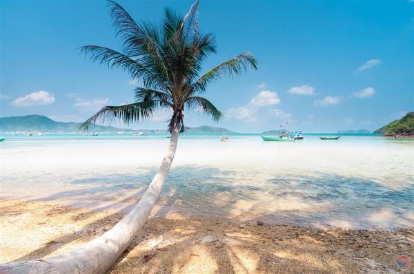 Hòn Dầu là địa điểm thích hợp để qua đêm trên đảo. Ảnh: phuquocsensetravel
