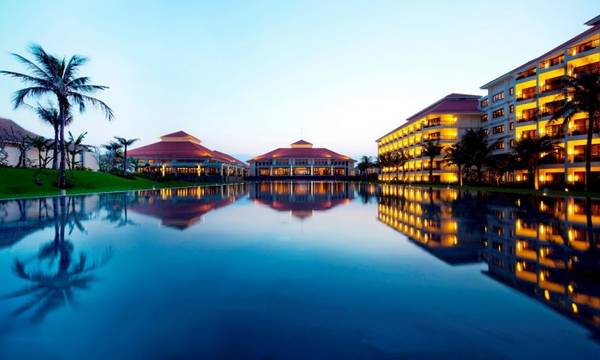 Furama Resort Danang view biển