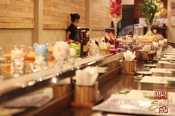 Buffet Sài Gòn sushi băng chuyền