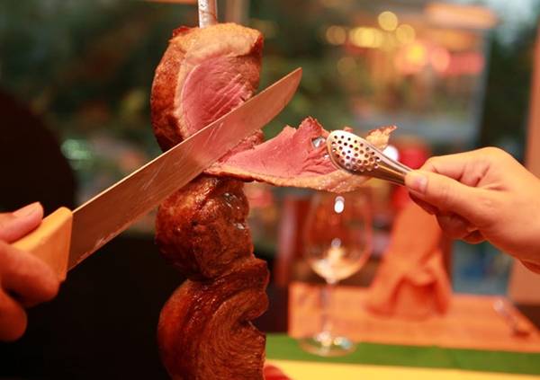 Buffet Sài Gòn thịt nướng tại bàn