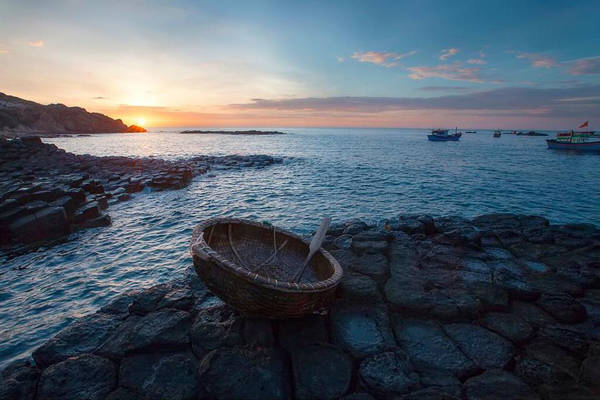 4-nang-doc-than-kham-pha-con-duong-giua-bien-o-khanh-hoa-ivivu-20