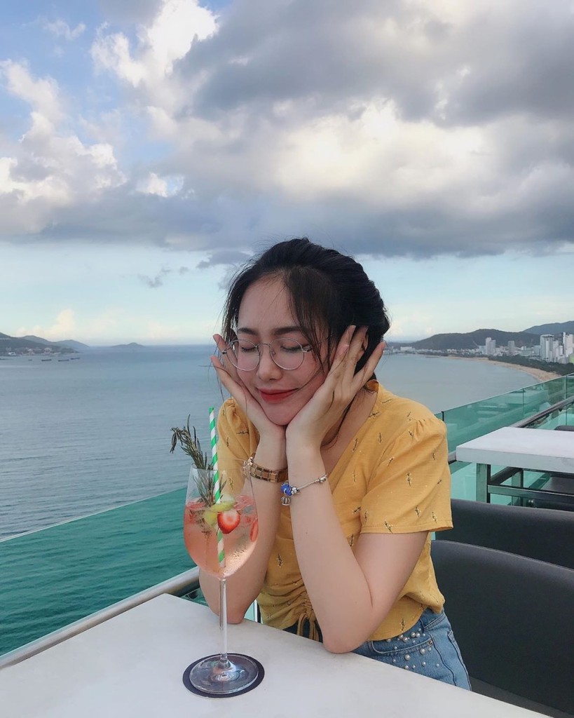 View ngắm toàn cảnh thành phố từ Altitude Rooftop Bar View ngắm toàn cảnh thành phố từ Altitude Rooftop Bar