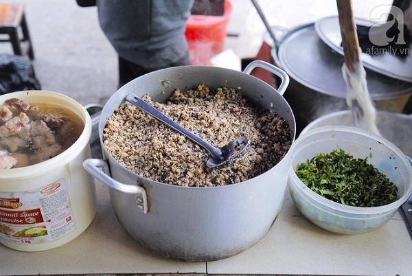 Bánh đúc nóng Hà Nội quán Trung Tự Bánh đúc nóng Hà Nội quán Trung Tự