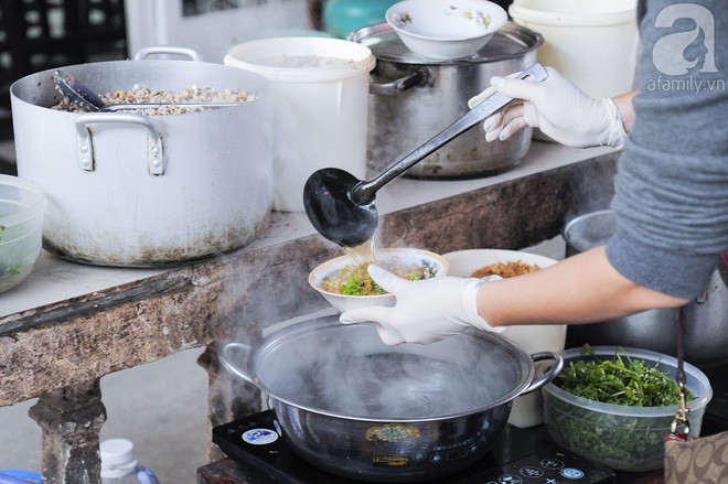 4-quan-banh-duc-nong-nhac-den-ten-da-thay-ngon-o-ha-noi-hom-nay-ban-nen-thu-ngay-ivivu-19