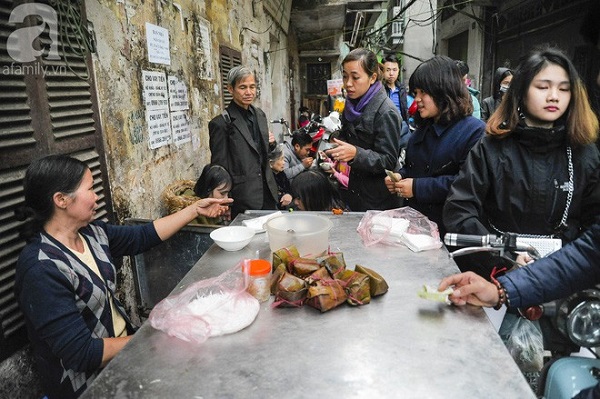 4-quan-banh-duc-nong-nhac-den-ten-da-thay-ngon-o-ha-noi-hom-nay-ban-nen-thu-ngay-ivivu-9