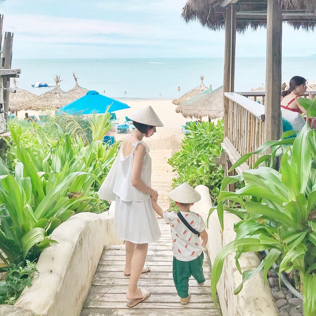 Quán bar Hội An view biển The Deck House An Bang Beach