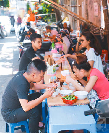 4-quan-bun-oc-co-truyen-hang-chuc-nam-tuoi-neu-khong-biet-dung-nhan-la-sanh-an-o-ha-noi-ivivu-18