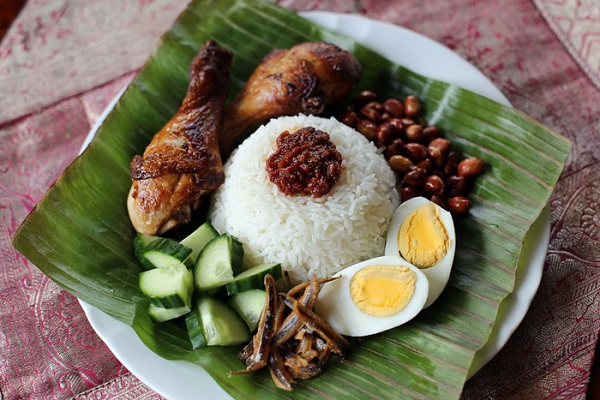 Nasi lemak đặc sản Malaysia