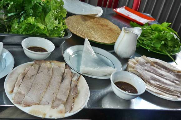 Bánh tráng cuốn thịt heo