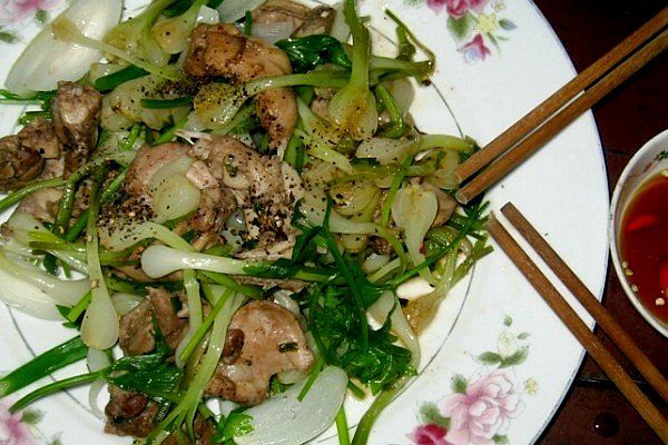 Chuột đồng xào đọt bần món ăn miền Tây