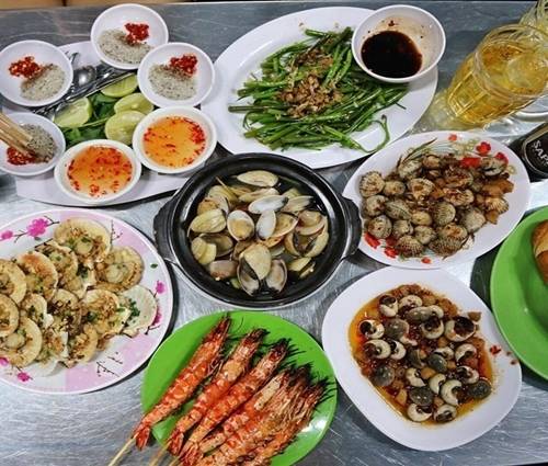 Vĩnh Khánh - Phố ốc hải sản đường ẩm thực Sài Gòn