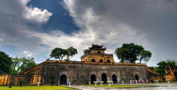 Khu di tích Hoàng thành Thăng Long cổ kính bên 5 cửa ô Hà Nội