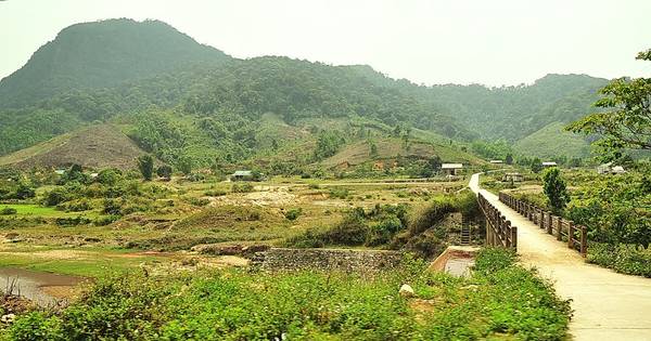 Cầu Hồng Vân - đường ra cửa khẩu Hồng Vân. Ảnh: Che Trung Hieu