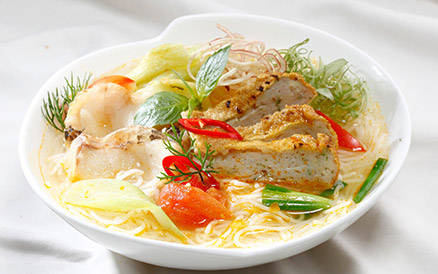 Bún chả cá thơm ngon nức tiếng khi du lịch Nha Trang