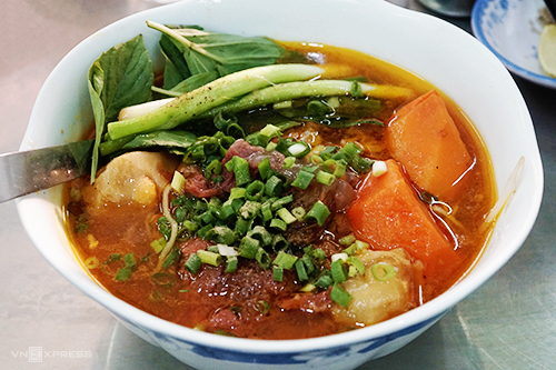 Hủ tiếu bò kho Nguyễn Công Trứ - ăn sáng quận 1