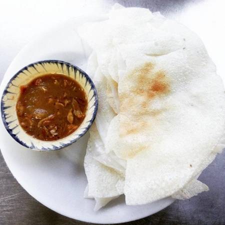 Bánh tráng đập món ăn vặt Đà Nẵng nổi tiếng
