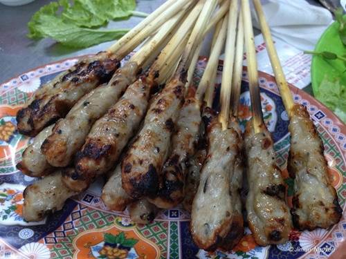 Nem lụi bà Ngọc món ăn vặt Đà Nẵng