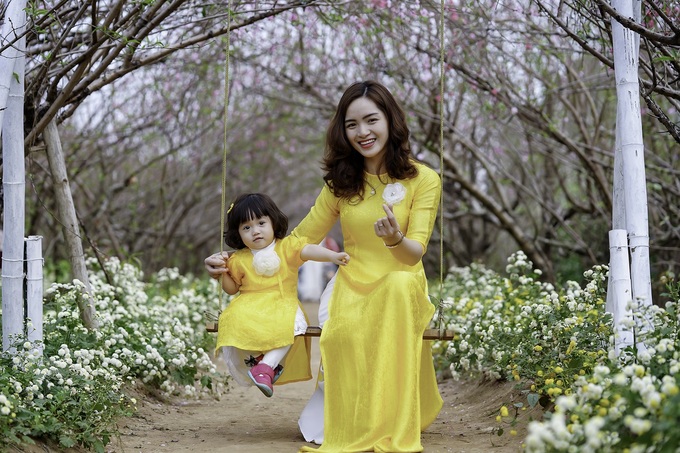 Vườn hoa Phương Linh - Địa điểm chụp ảnh Hà Nội với tiểu cảnh hoa