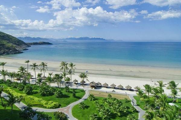Bãi Dài Nha Trang với bờ cát trắng trải dài