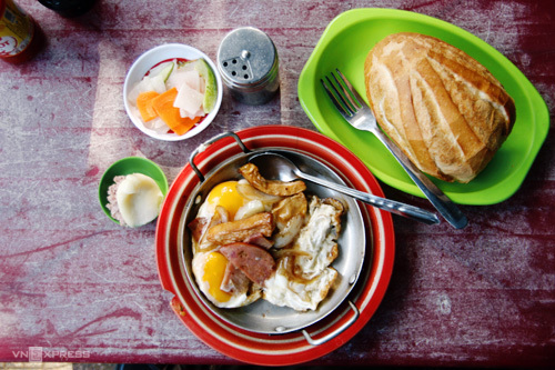 Bánh mì chảo Hòa Mã - Hàng bánh mì Sài Gòn lâu đời
