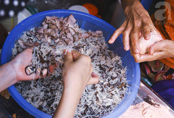Nhân bánh rán mặn Hà Nội với thịt thái miếng đậm đà