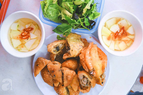 Bánh gối và bánh tôm kèm bánh rán mặn Hà Nội
