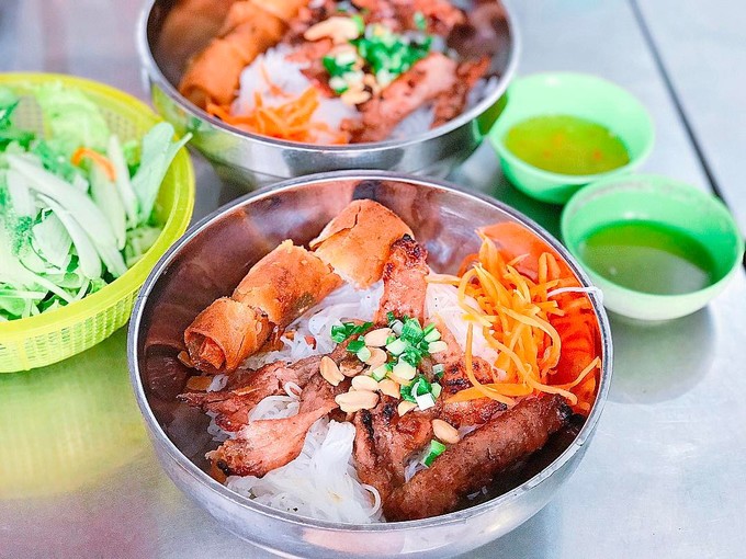 Bún thịt nướng Thiên Bảo Sài Gòn