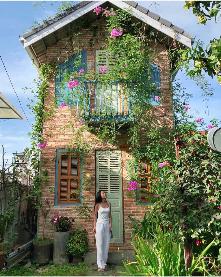 Sân vườn xanh mát tại Là Nhà homestay Đà Lạt Sân vườn xanh mát tại Là Nhà homestay Đà Lạt