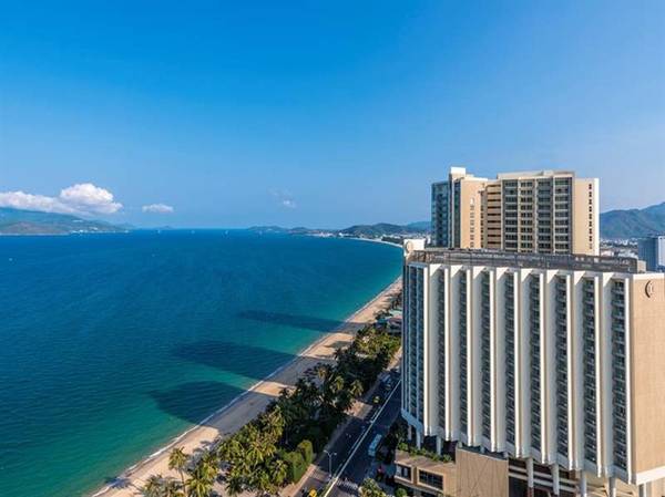 5-khach-san-hang-dau-nha-trang-ivivu-1