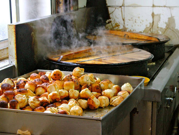 Món ăn đường phố Thượng Hải bánh bao chiên nóng hổi