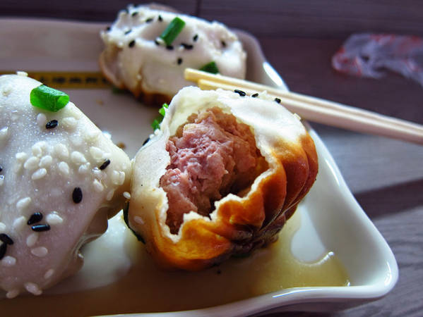 Bánh bao chiên món ăn đường phố Thượng Hải ngon rẻ