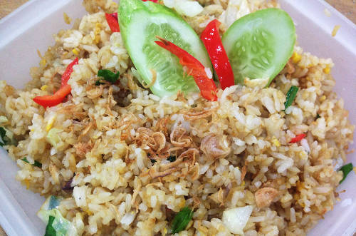 Nasi goreng cơm chiên - món ăn đường phố Indonesia