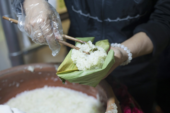Bánh khúc món ăn đường phố Hà Nội