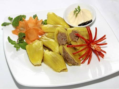 Món ăn này không khó để chế biến, quan trọng nhất là lựa được loại mít ngon và chưa chín hẳn, tỏa mùi thơm khó cưỡng sau khi hấp chín. Ảnh: bepgiadinh.vn