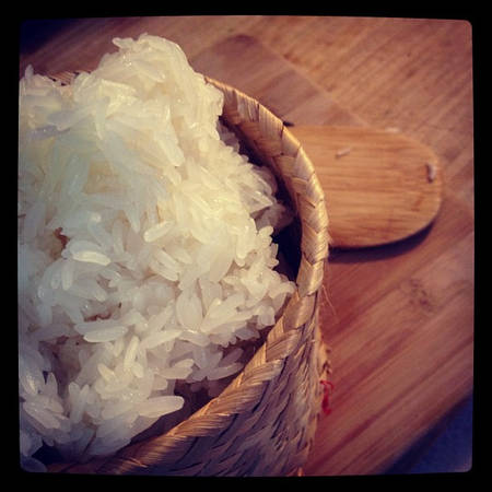5-mon-an-ngon-kho-cuong-cua-am-thuc-lao-ivivu-1