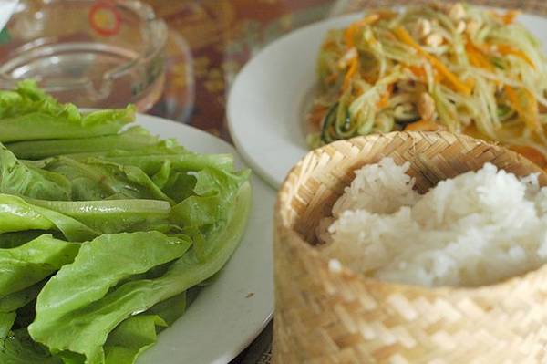 5-mon-an-ngon-kho-cuong-cua-am-thuc-lao-ivivu-3