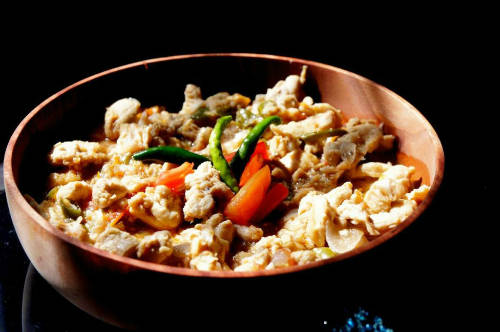 Jasha Maru món gà hầm cay ẩm thực Bhutan
