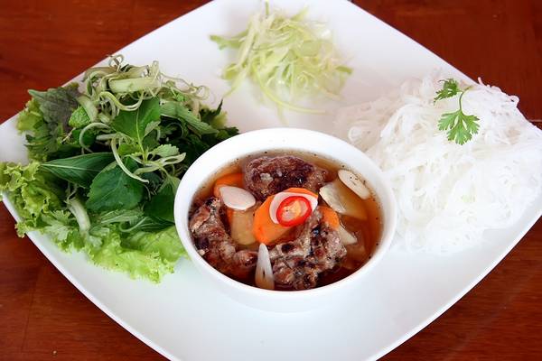 Bún chả - Món ăn Sài Gòn hấp dẫn