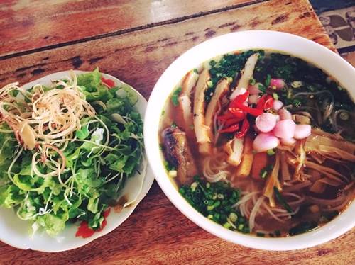 Bún chả cá món ăn Quảng Bình nổi tiếng đường Lê Trực