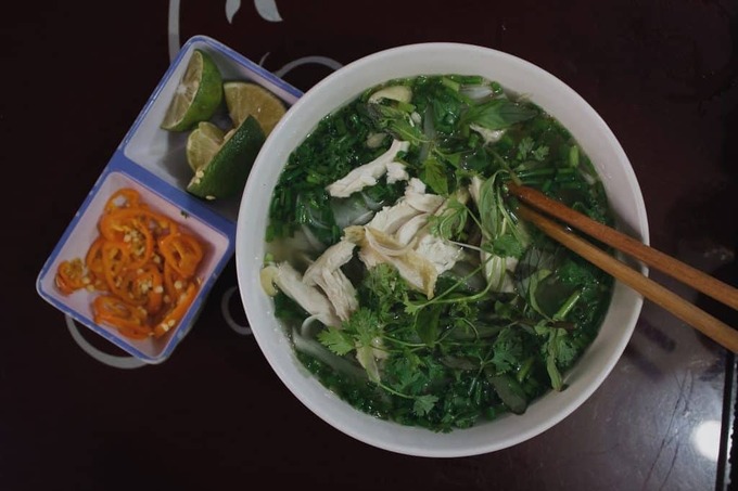 Phở gà món ăn sáng Hà Nội đậm chất Việt Nam