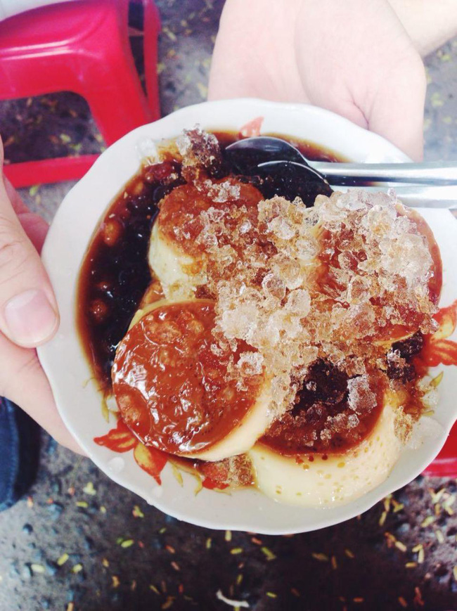 Những chiếc bánh flan mềm mịn thơm trứng gà.