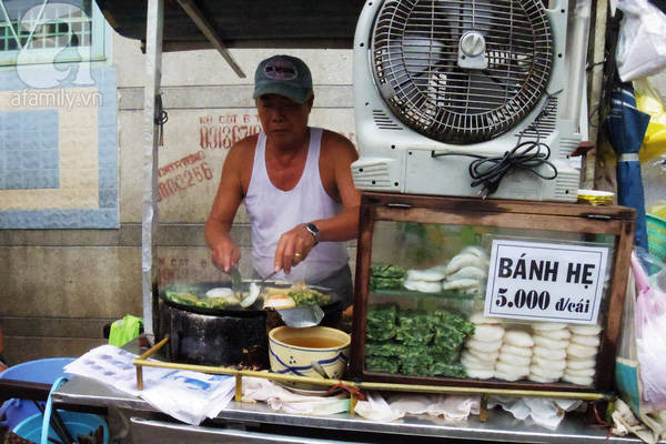 Xe bánh này dọn hàng vào 2 giờ chiều mỗi ngày.