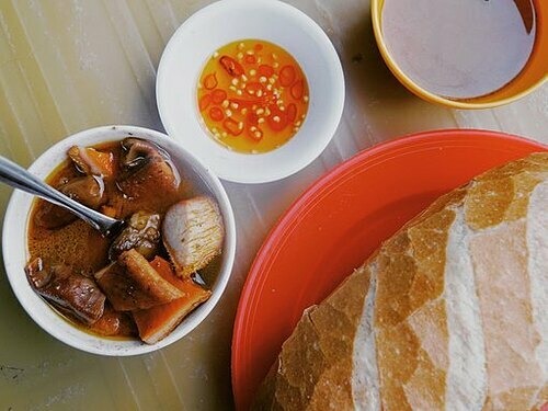 Phá lấu - món ăn vặt Sài Gòn