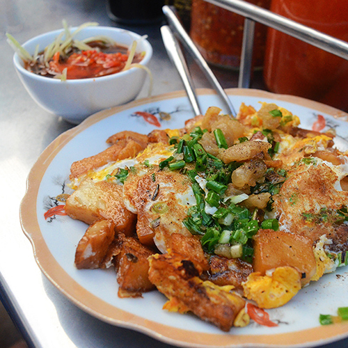 Đĩa bột chiên ăn vặt Sài Gòn 20.000 đồng