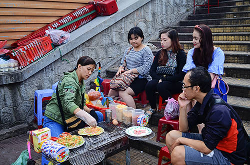 Bánh tráng nướng món ăn đường phố Đà Lạt